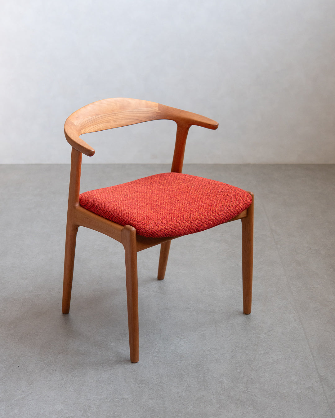 シキファニチア ｜ オメガ S セミアームチェア