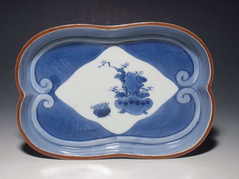 古伊万里 藍九谷 薄瑠璃釉染付 盆栽文 軍配形変形皿【寛文】 ｜ 古陶磁