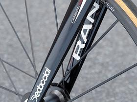 DEDACCIAI STRADA RAN サイクルスポーツの特集記事（トピックス