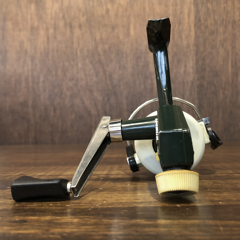 Abu Cardinal 33 Spinning Reel Early Rocket Bail Model Fn741200