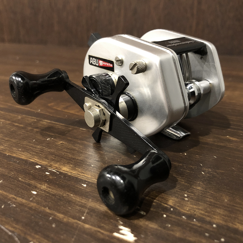 Abu Ambassadeur 1000 Silver Bait Casting Reel 820500 アブ
