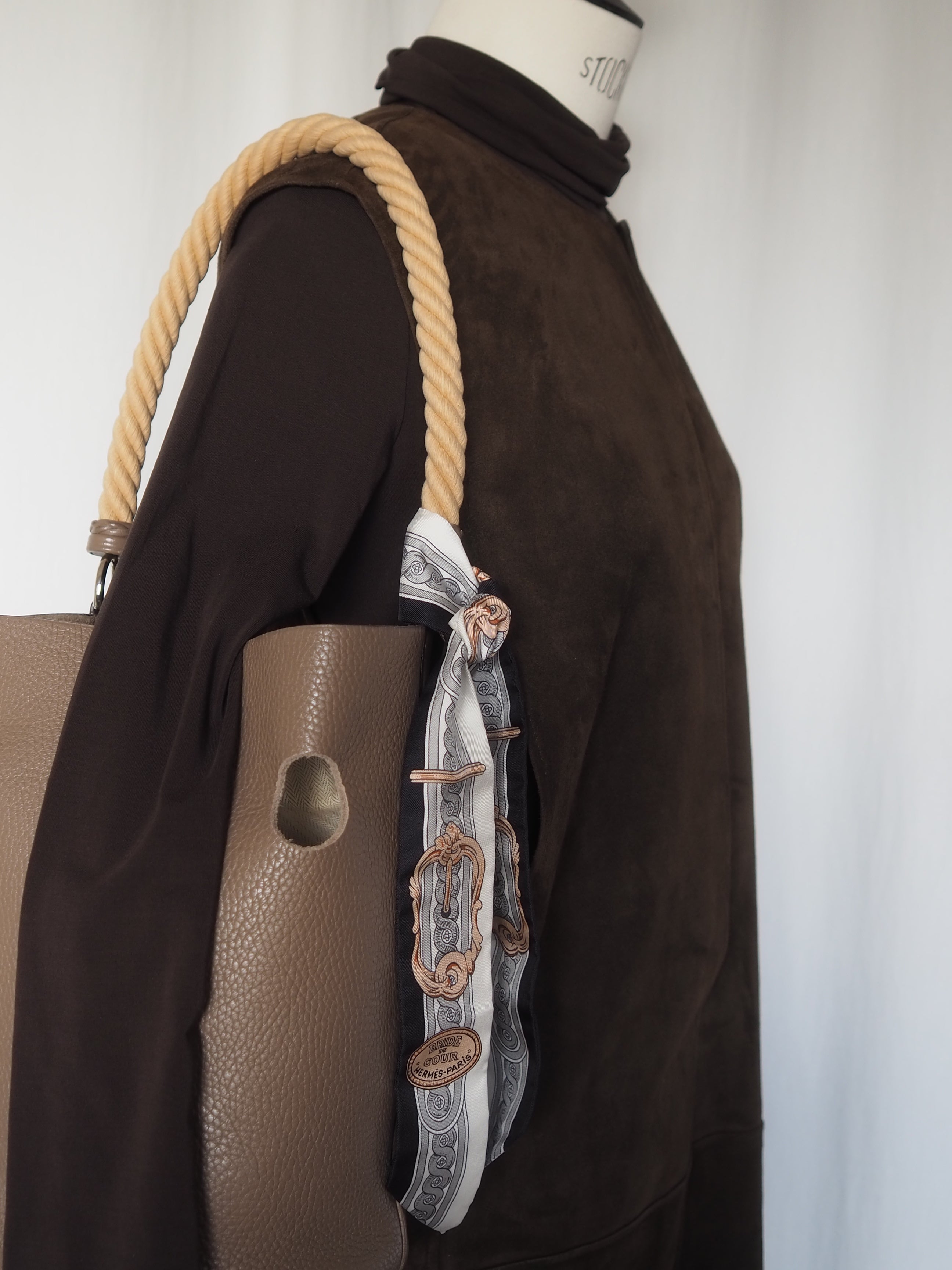 HERMES エルメス ツイリー スカーフ Bride de Cour ブリッド・ドゥ