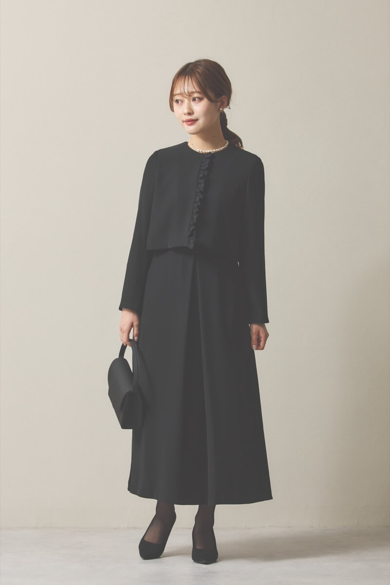 ブラックのフリル付きボレロセレモニースーツセット[M] kaeneの