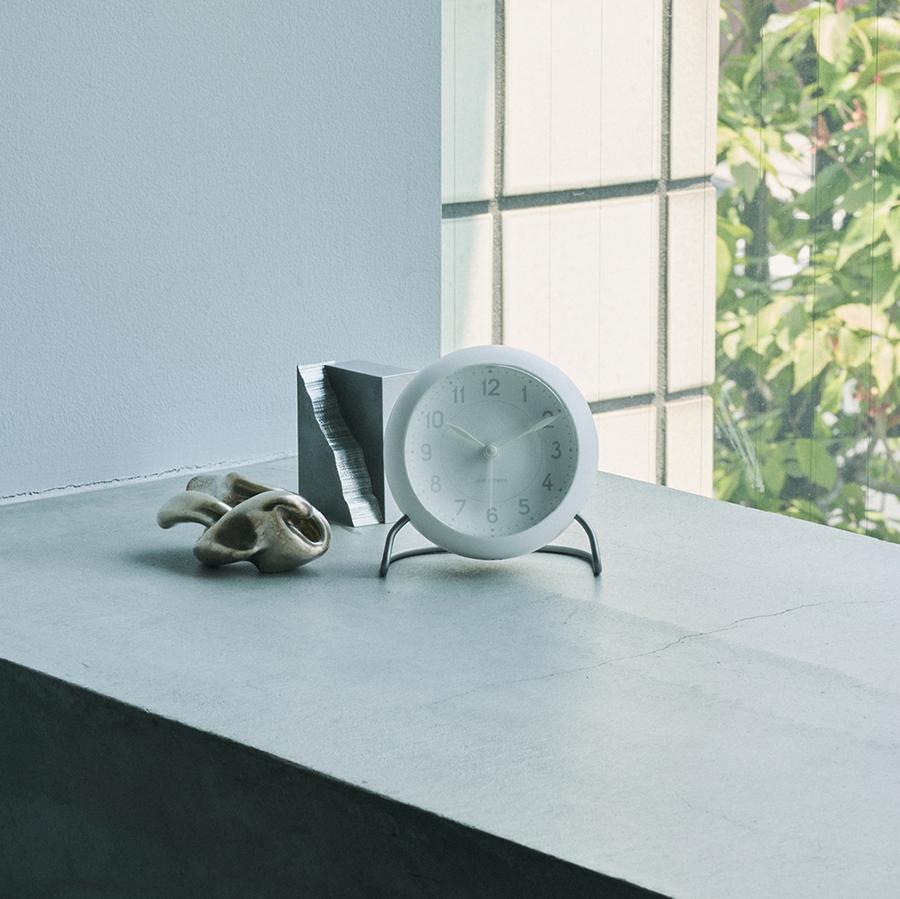 数量限定] ARNE JACOBSEN STATION テーブルクロック Bellevue｜【公式