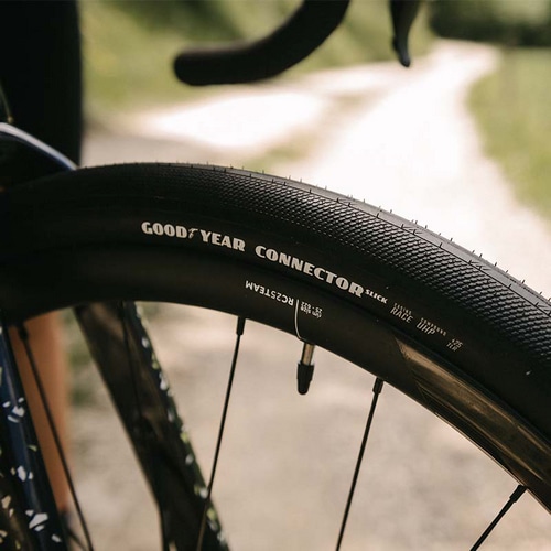 GOODYEAR ( グッドイヤー ) チューブレスタイヤ CONNECTOR SLICK