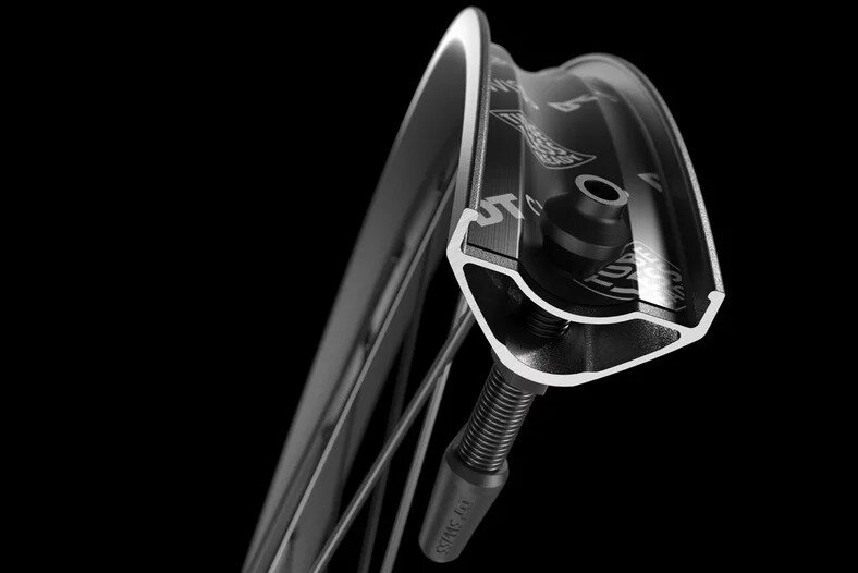 DT SWISS ( ディーティースイス ) ロードバイク用ホイール(ディスク