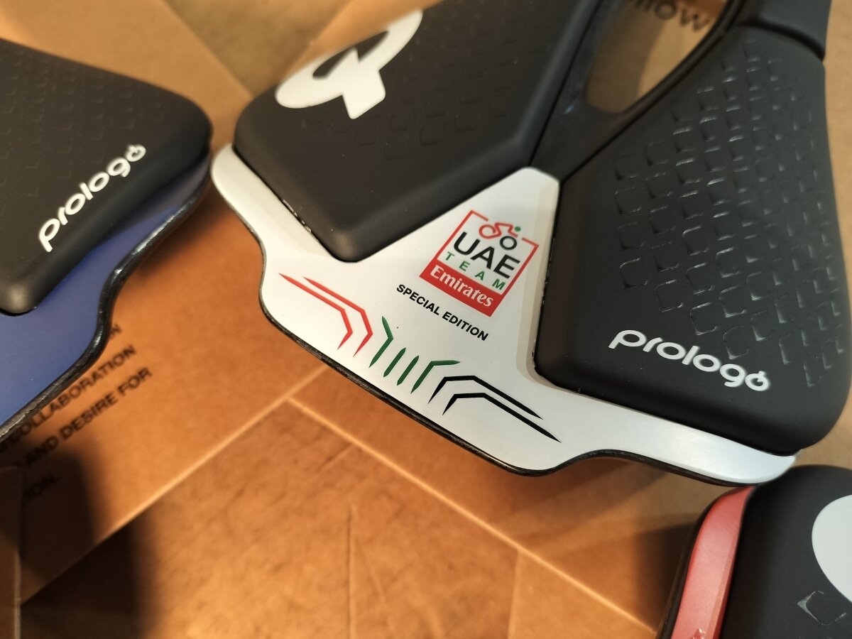 prologo ( プロロゴ ) サドル SCRATCH M5 PAS TIROX ( スクラッチ M5