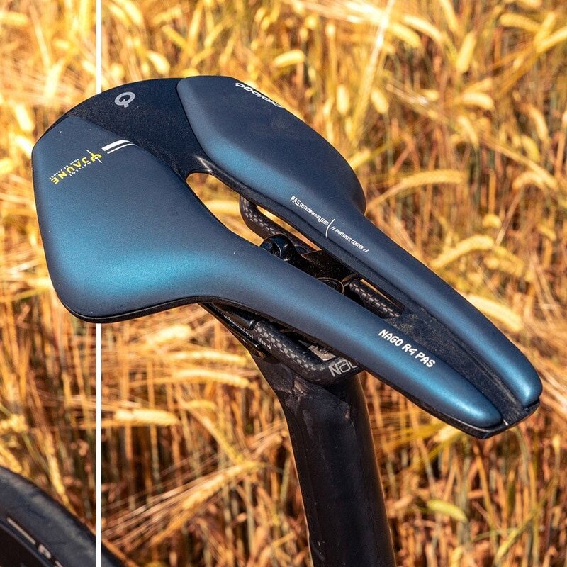 prologo ( プロロゴ ) サドル NAGO R4 PAS TIROX ( ナゴ R4 パス タイ