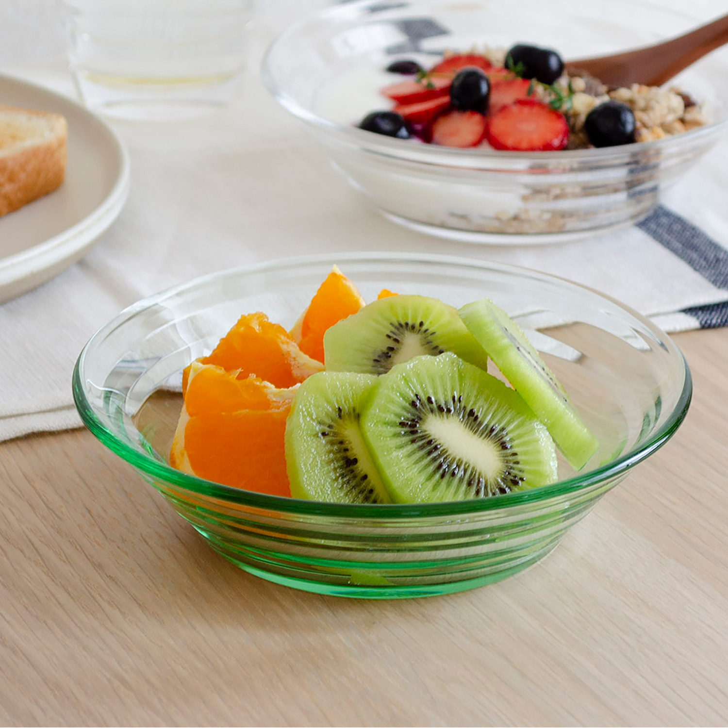 ボール（リーフグリーン） P-53305GG-JAN / 東洋佐々木ガラス(株) 公式