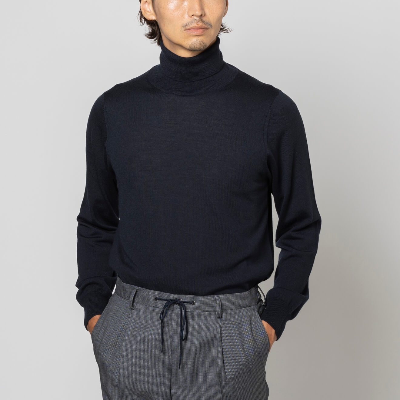 イタリア製 / タートルネックニット ネイビー | ONLY ONLINE STORE