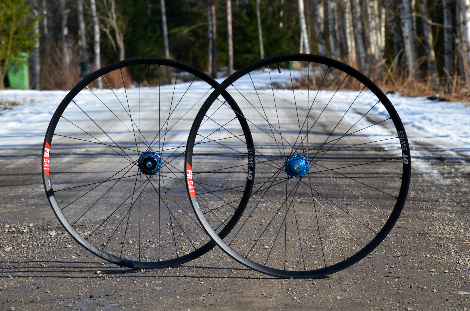 Classic Boost ISO Peacock Sapphire / DT Swiss FR 541 29″ - Onyx