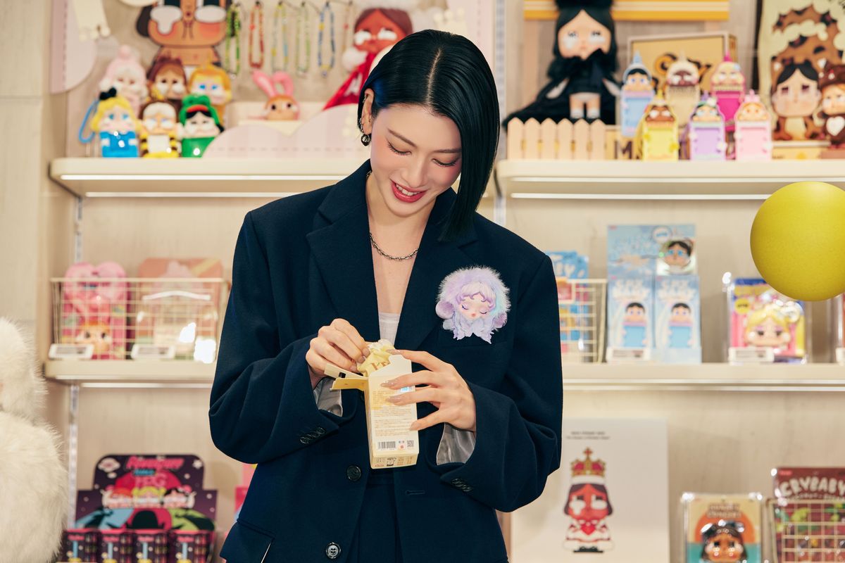 大阪市中央区】オープニングセレモニーに三吉彩花（みよし あやか