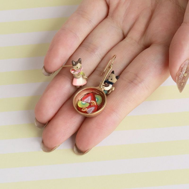 Ayatorie/アヤトリエ】ネコのジャム作りピアス – OSEWAYAオンラインストア