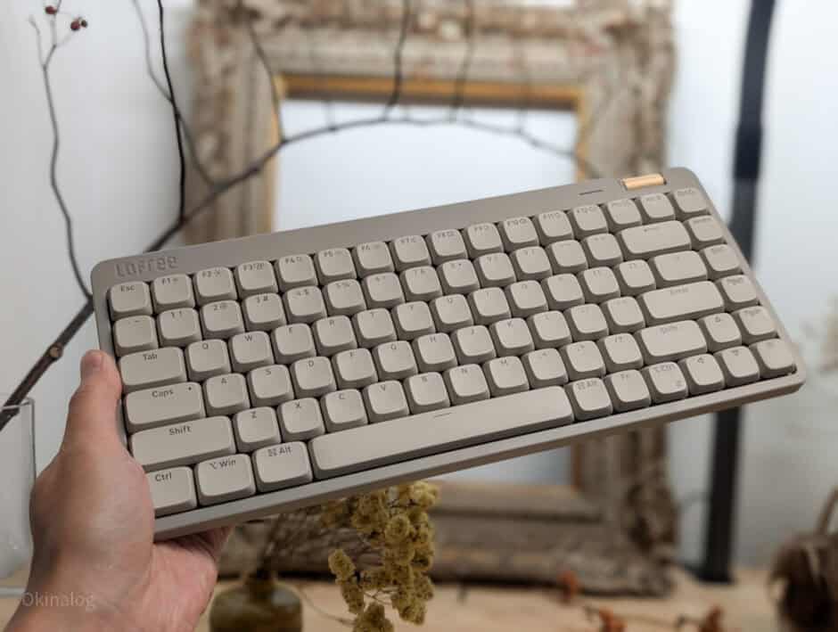 Lofree FLOW Liteレビュー。クセになる軽い打鍵感とシンプルデザインで