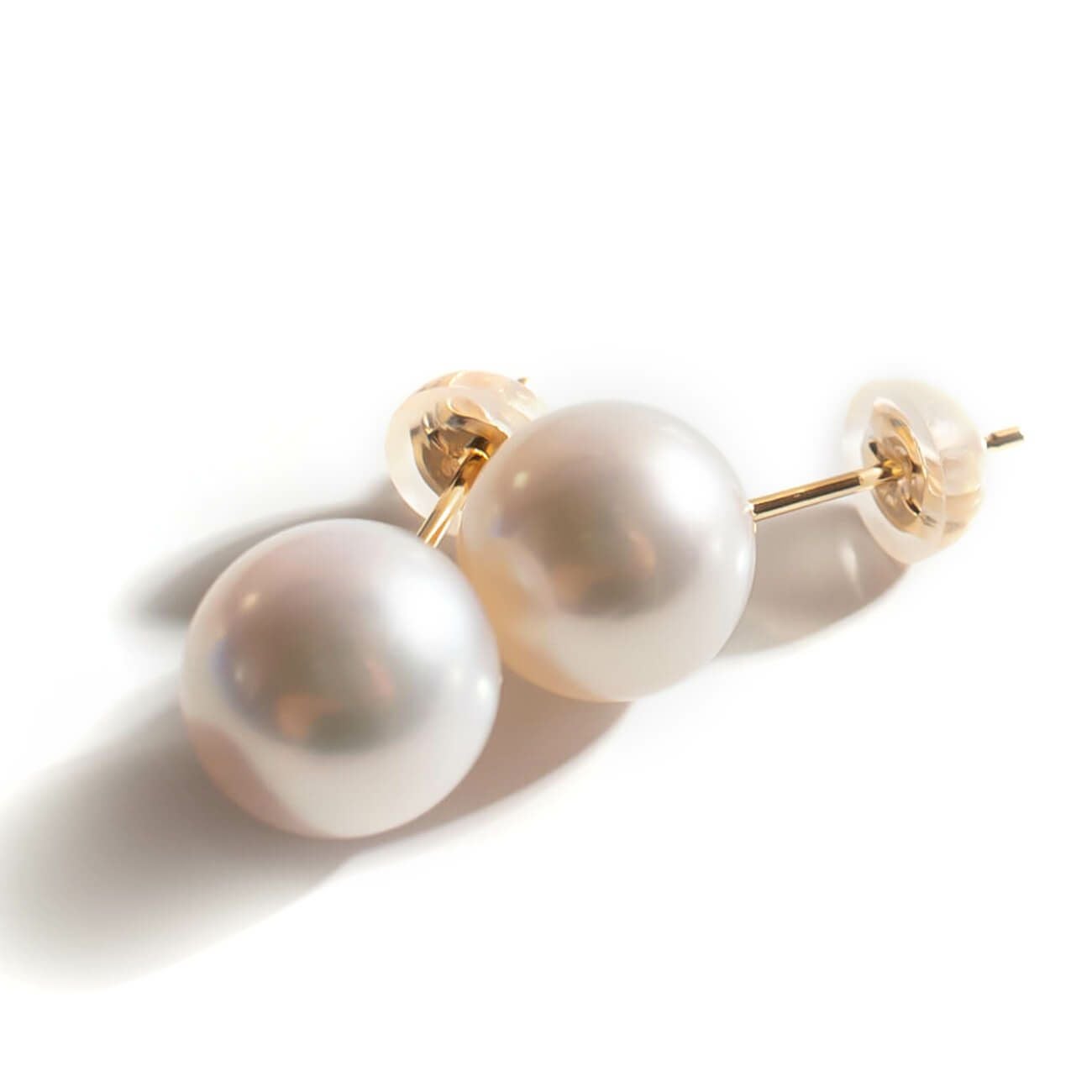K18 8.5mm-9mm High Quality Akoya Pearl Stud Earrings -デオラ