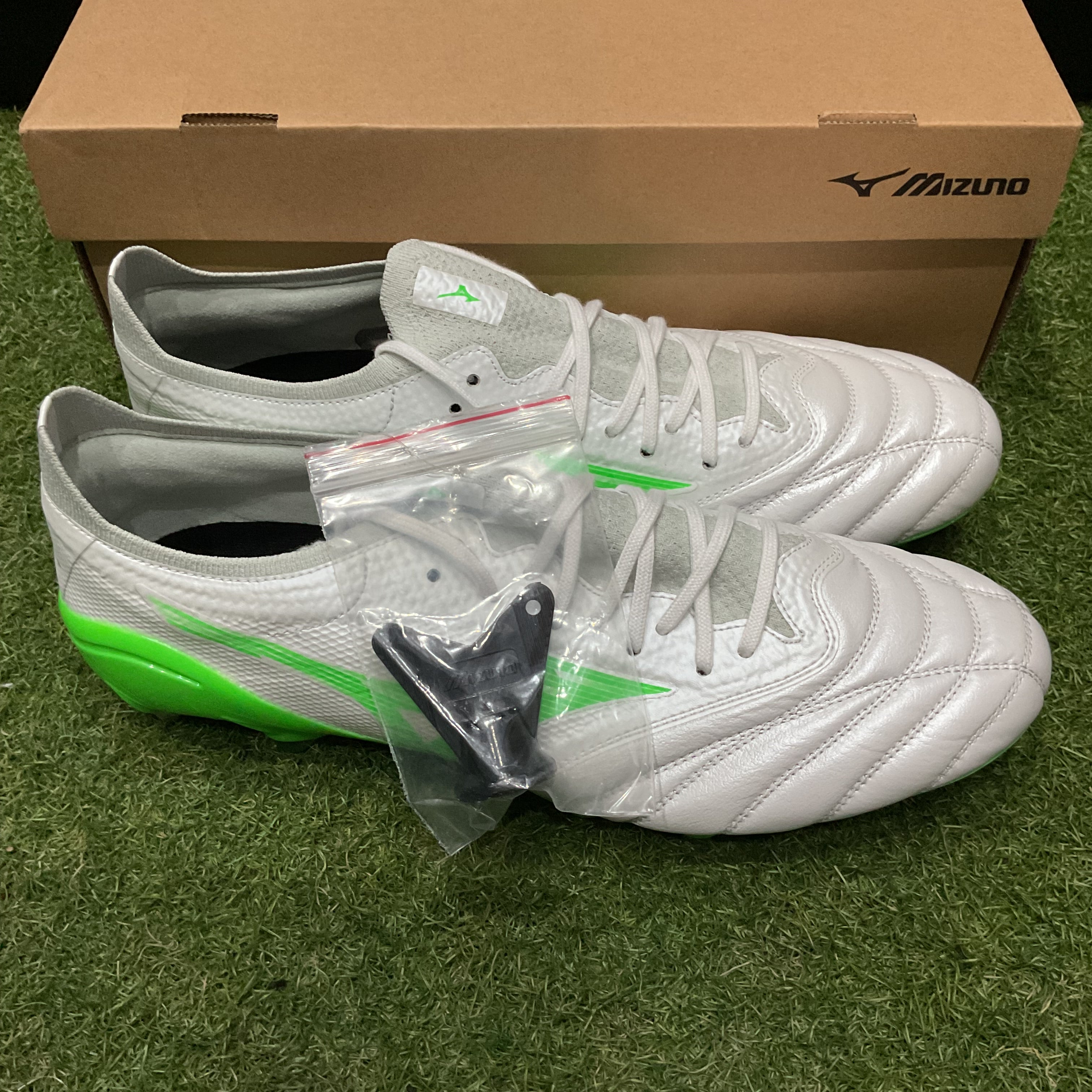 モレリアネオ 4 β ELITE MIX P1GC254237 – 俺の足 サッカー用品