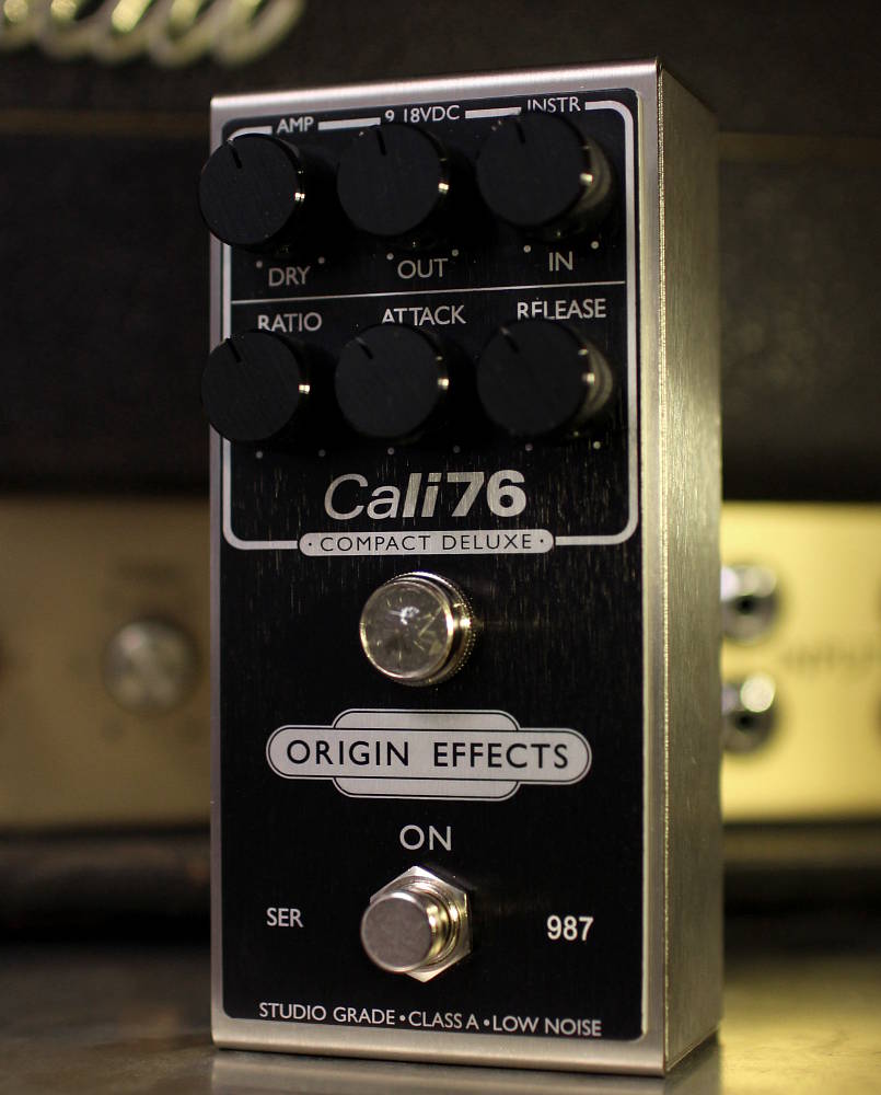Cali76 Compact Deluxe Blackout Compressor Pedal