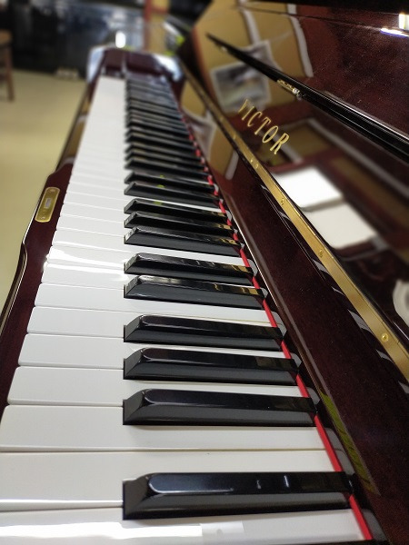 ピアノ 日本製ビクターV80M - オワリヤ楽器