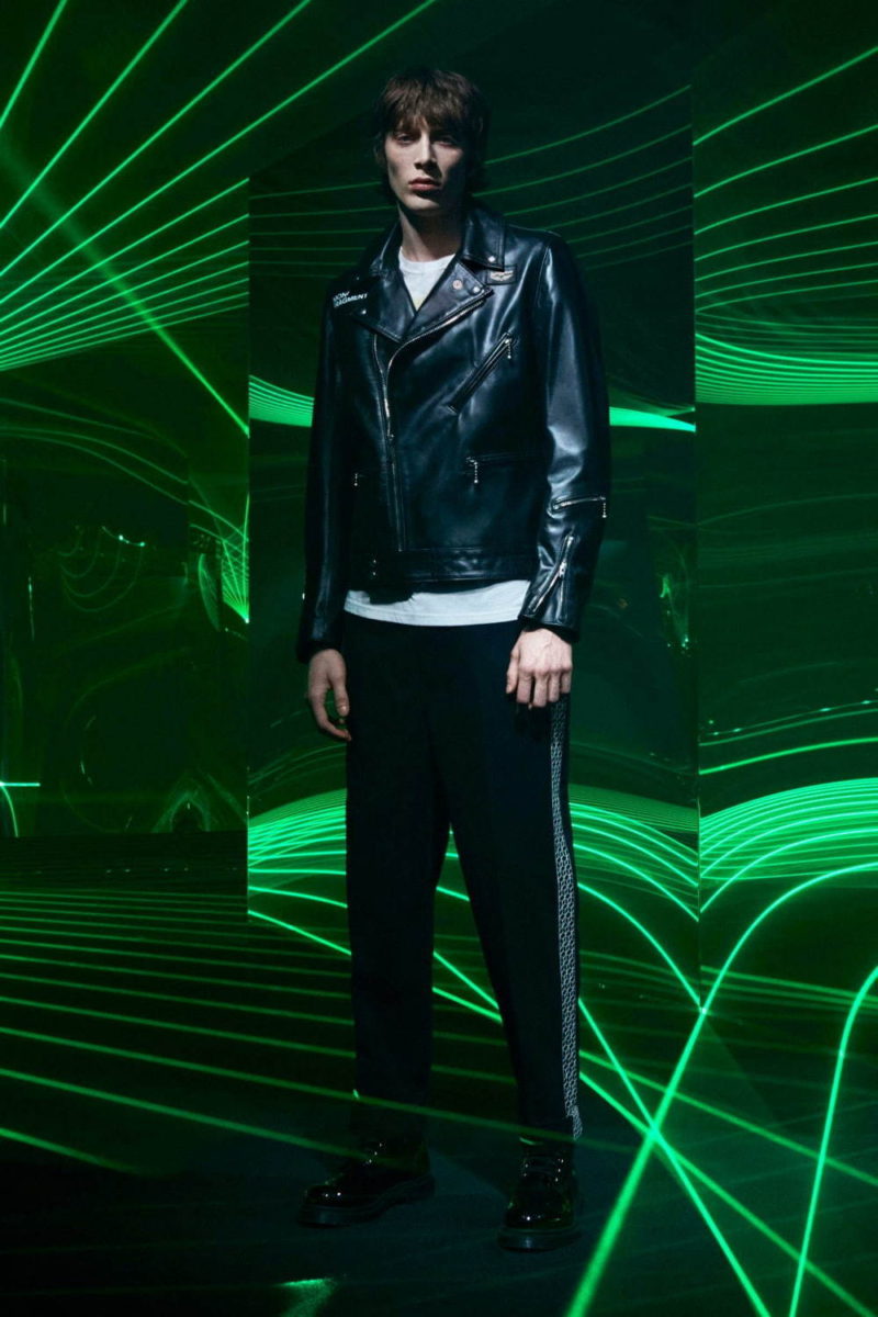 異色のコラボ！ルイスレザー×モンクレールのライダースが発売