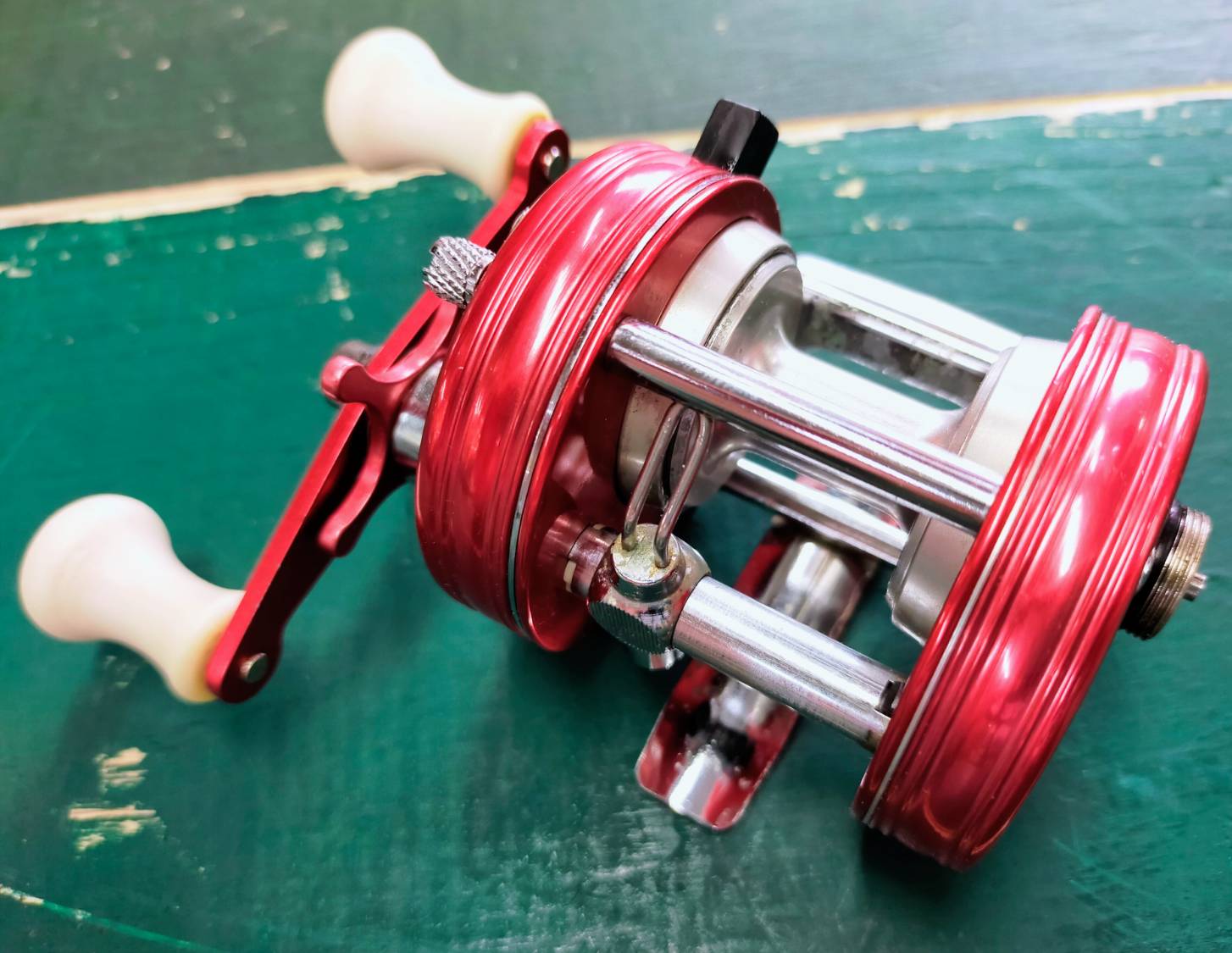 □釣具入荷情報です！◇(アブガルシア) アンバサダー2500C