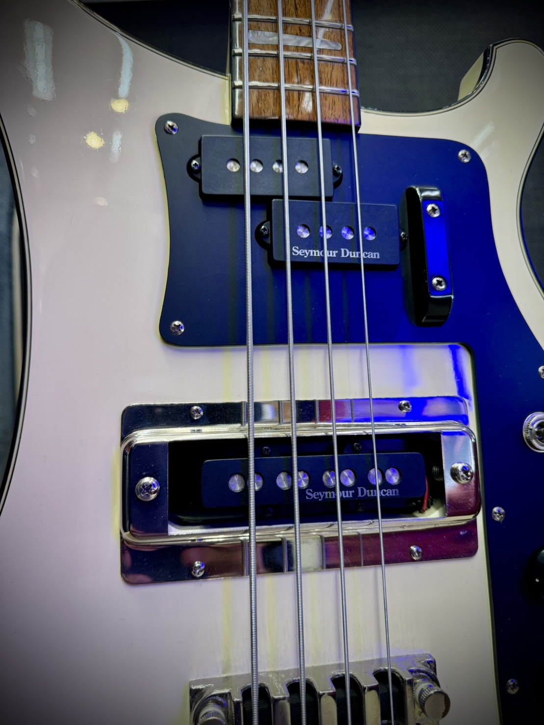 ＜楽器コーナー入荷情報＞大人気グレコのリッケンバッカーコピー入荷