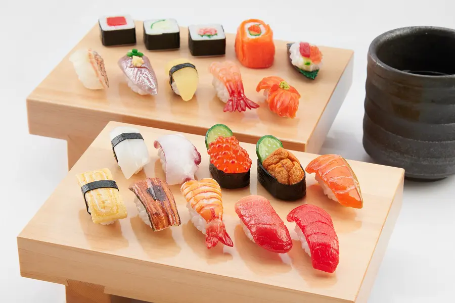 寿司の食品サンプルが時計に 北村サンプル「寿司時計プレミアム」が