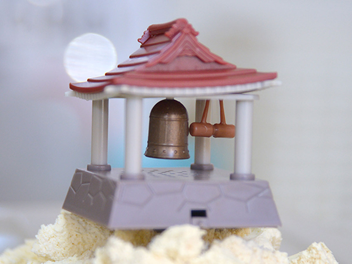 これはシュール！大晦日の除夜の鐘を手軽に楽しめるカプセルトイ「鐘