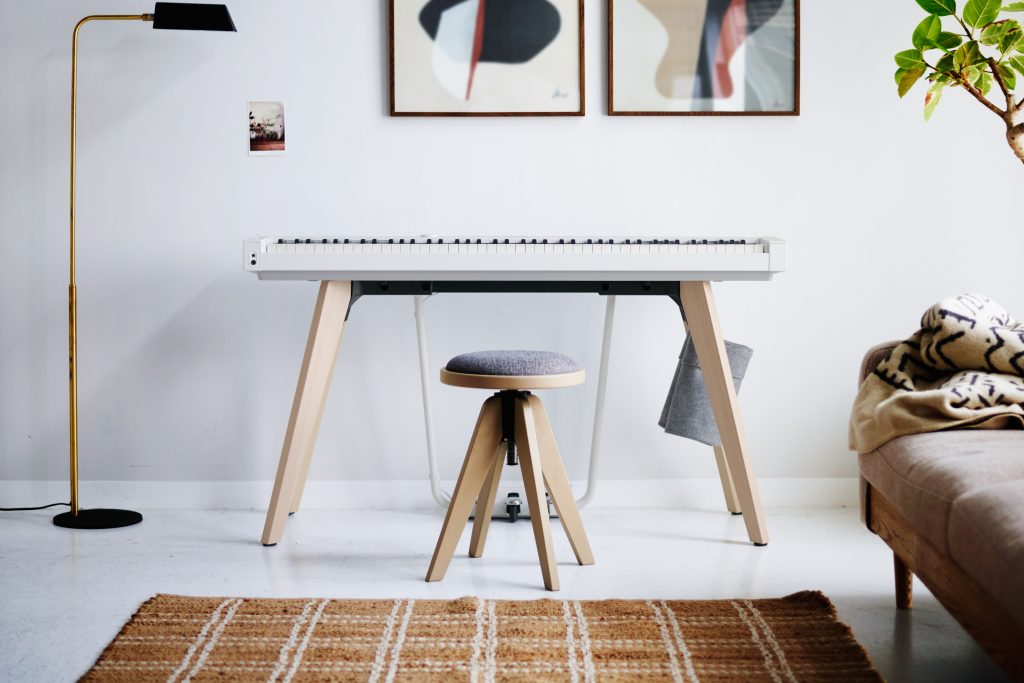 CASIO新製品】こだわって作られた、関家具とのコラボレーションピアノ