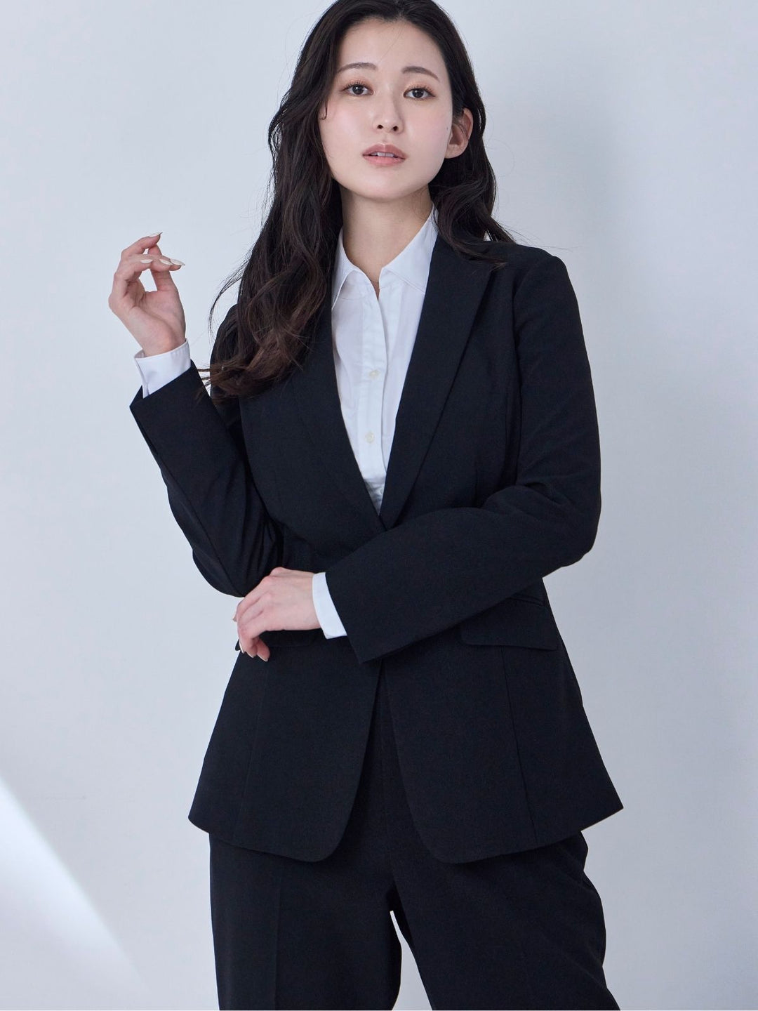 洗える全方位ストレッチテーラードジャケット：ブラック│胸が大きな