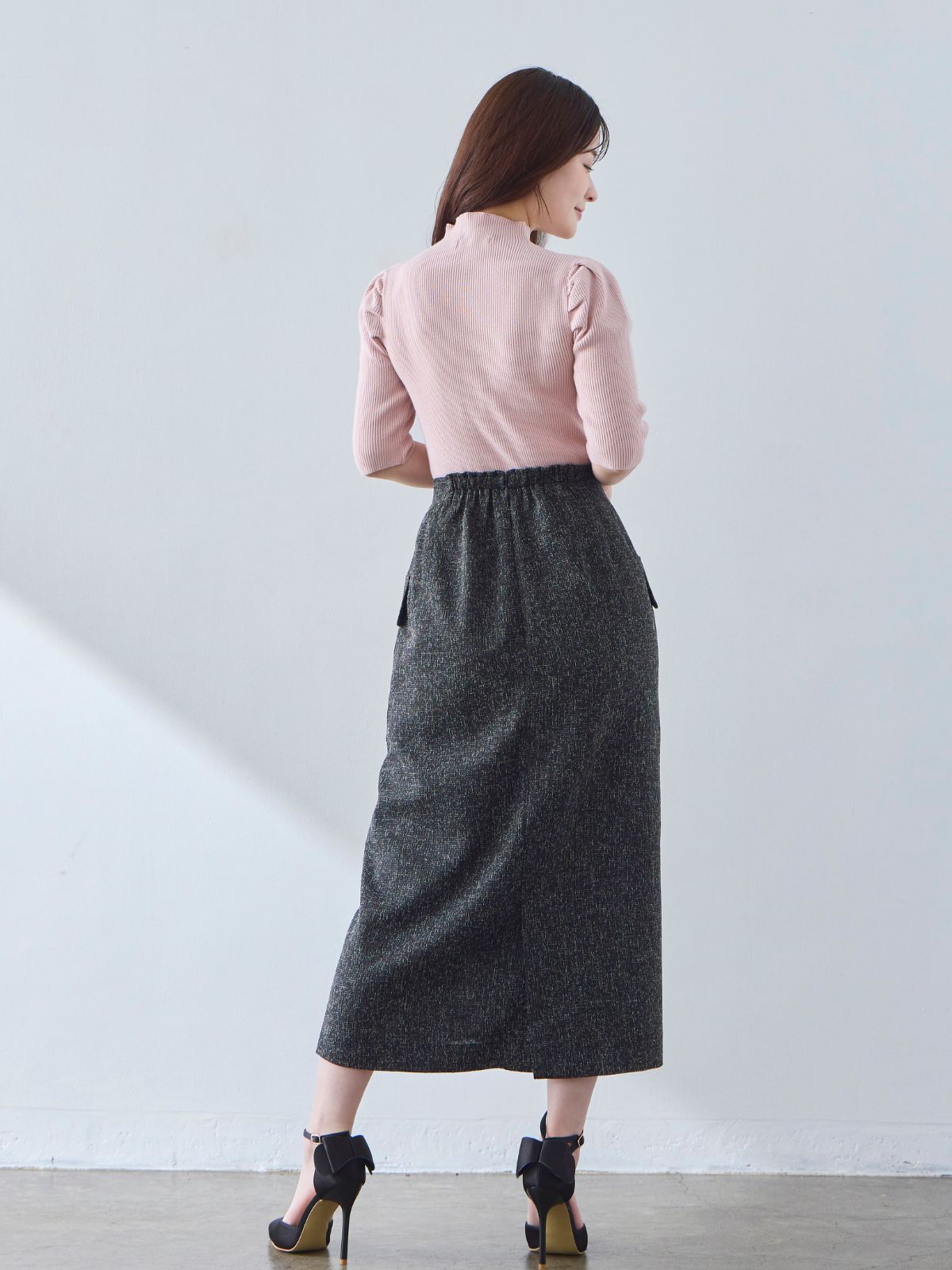 ツイードライクセミタイトスカート：ブラック│胸が大きな女性のための