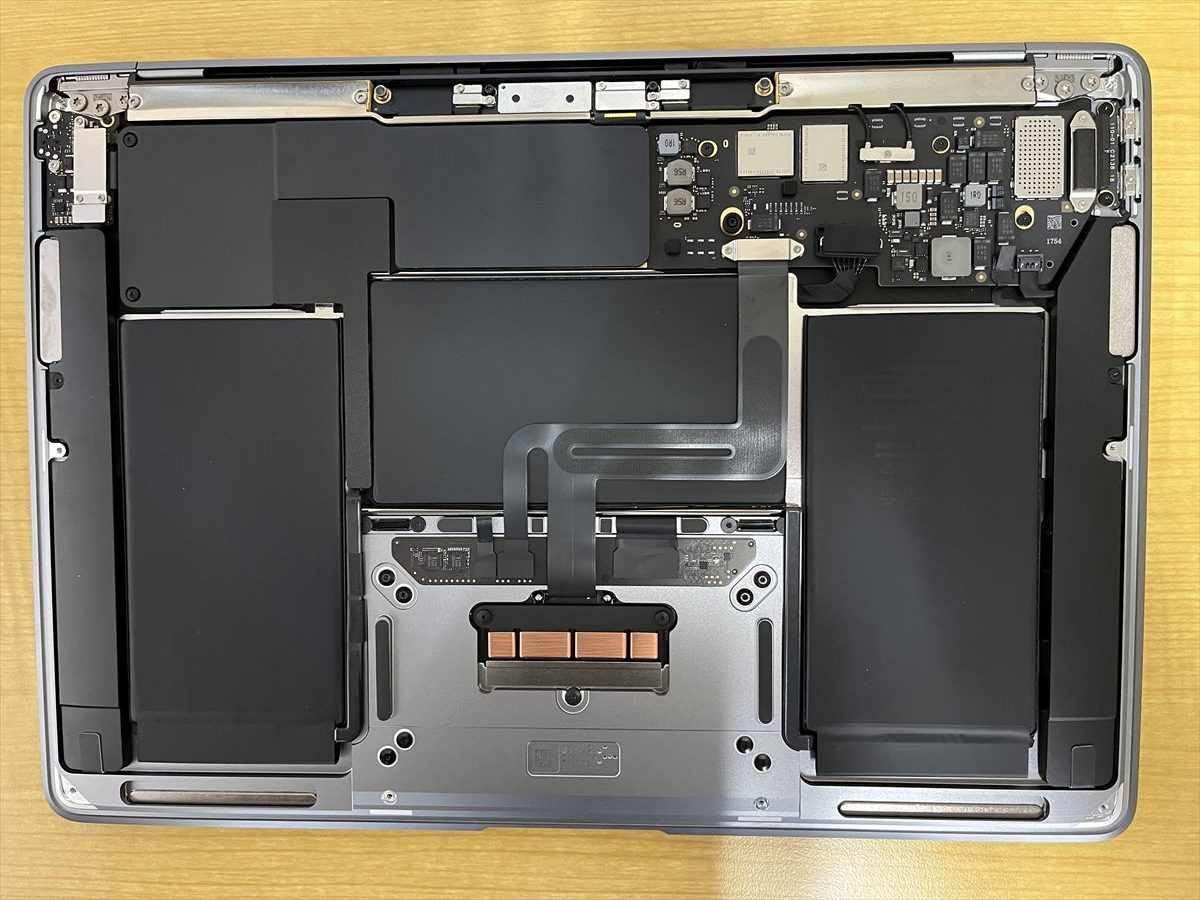 MacBook Air M1 2020 液晶表示不具合 修理事例【宮崎県内】 | パソコン