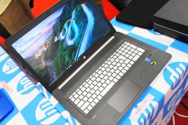 日本HP『HP ENVY 17-n100』展示モデルレビュー 17.3型大画面ハイ