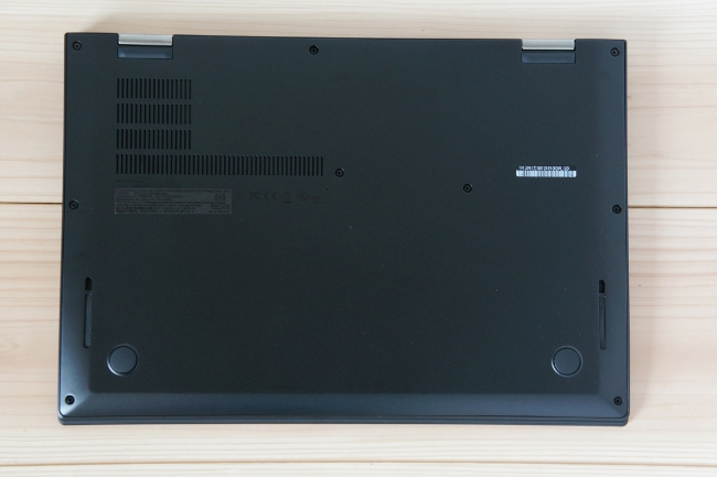 レノボ『ThinkPad X1 Carbon』2016年モデル レビュー より薄く より