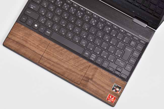 HP ENVY x360 13 Wood Edition レビュー：木のぬくもりが心地よい