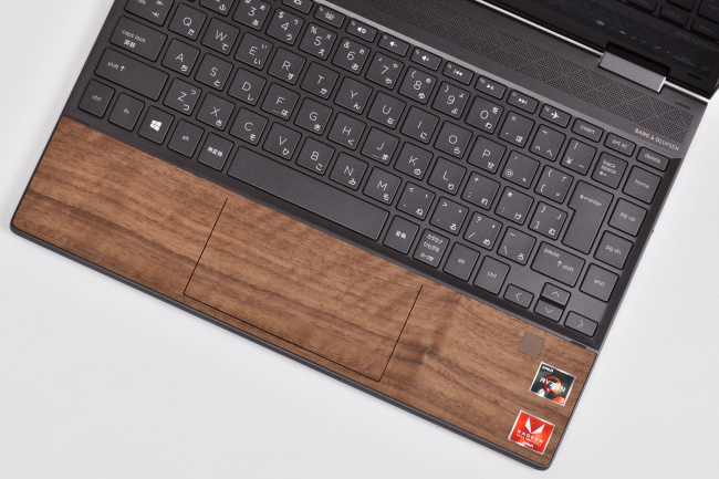 HP ENVY x360 13 Wood Edition レビュー：木のぬくもりが心地よい