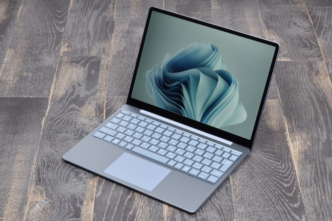 Surface Laptop Go 2 レビュー：コンパクトで使いやすい 12.4型