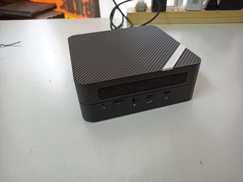 MINISFORUM UM560 電源が入らない。マザーボード修理。: 金沢市の