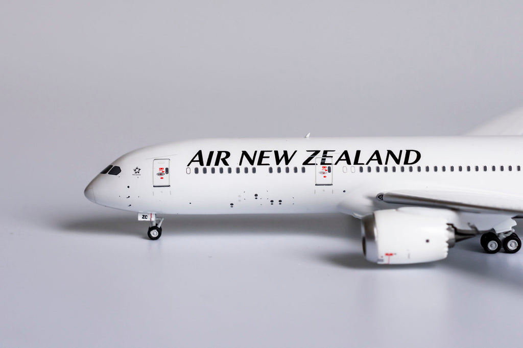 Air New Zealand Boeing 787-9 ZK-NZC NG Model 55071 Scale 1:400