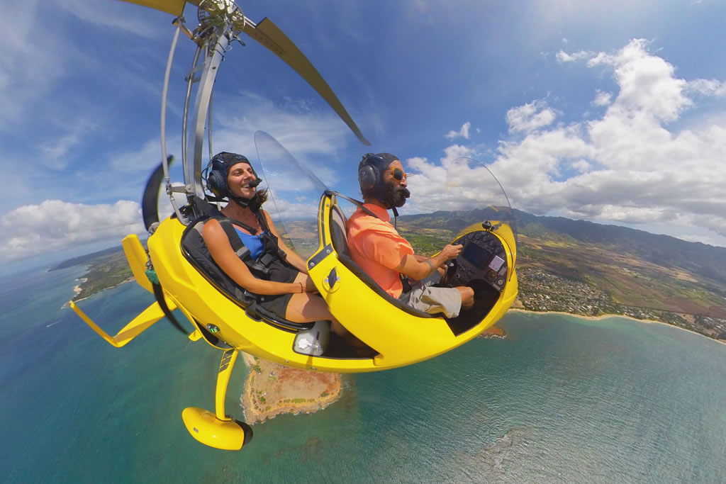 ハワイのオアフ島ノースショアでジャイロプレーンで冒険フライトに