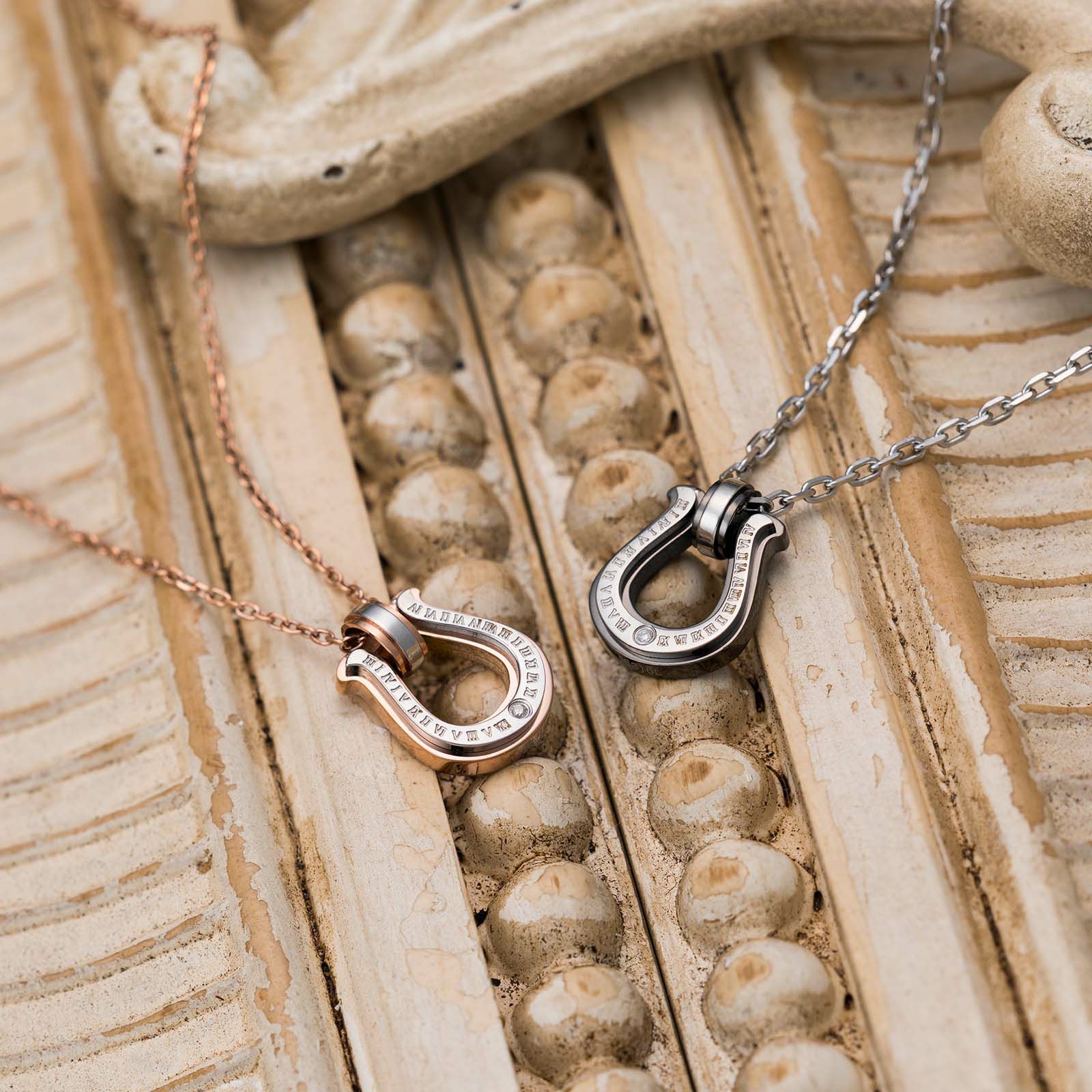 ペアネックレス ステンレス 4SUP067GO&4SUP067BK｜white clover【公式