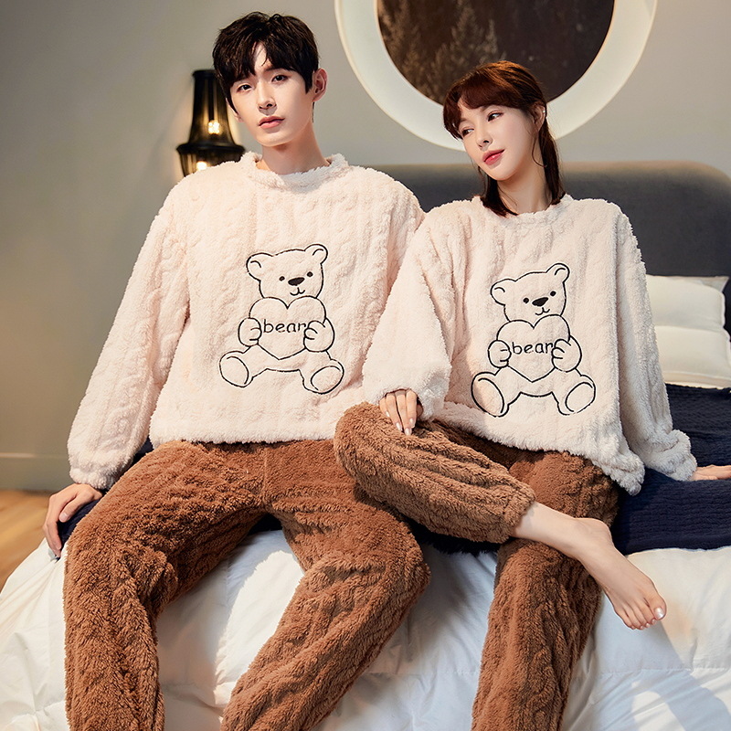 ペアルック/お揃い クマの刺繍が入ったお揃いパジャマ カップル