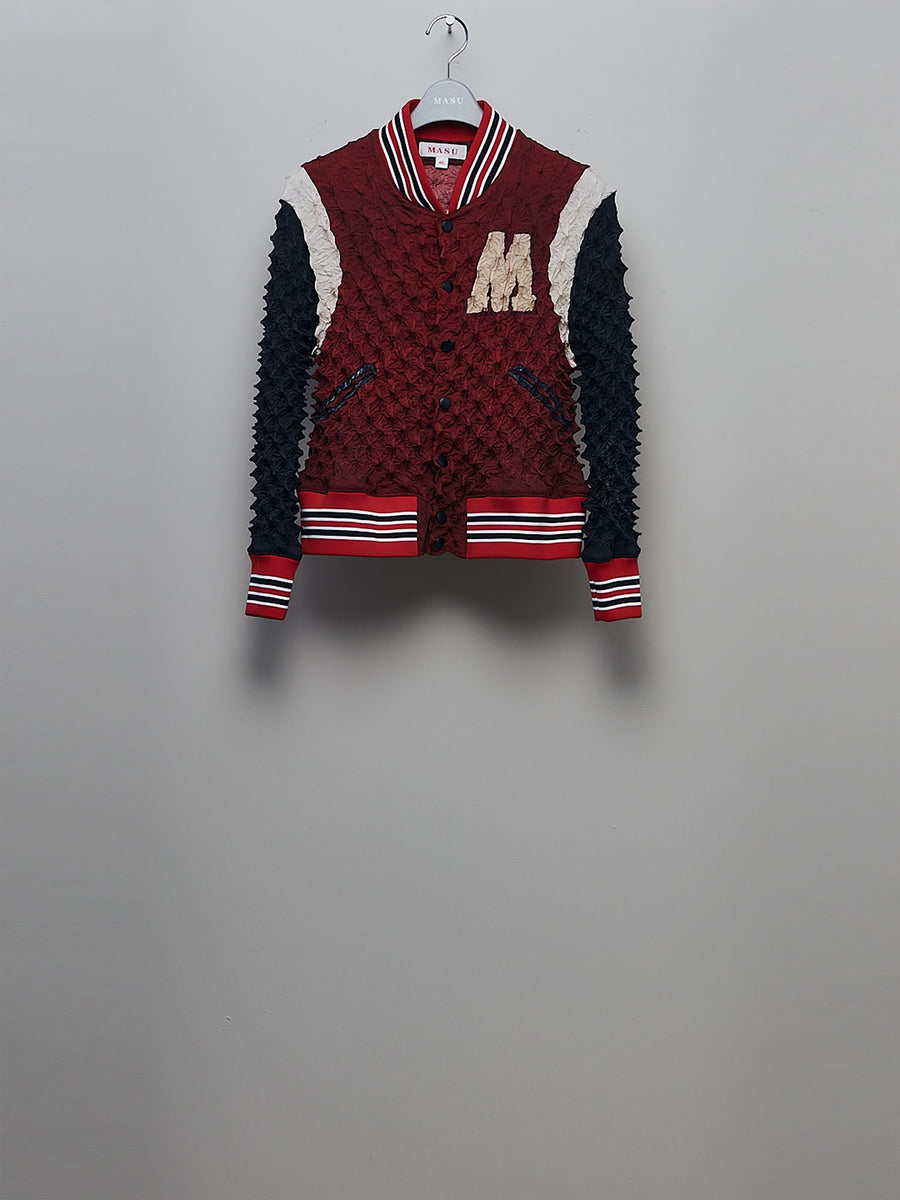MASU(エムエーエスユー)のSPIKY STADIUM JACKET REDの通販｜PALETTE