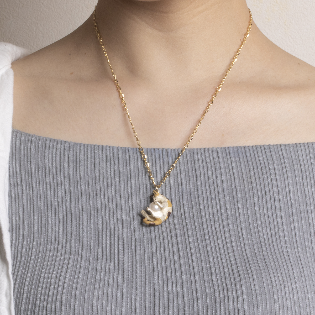 ネコのララバイ(ミケ) / Cat's Lullaby(Gold Color)｜4F-フィーアエフ