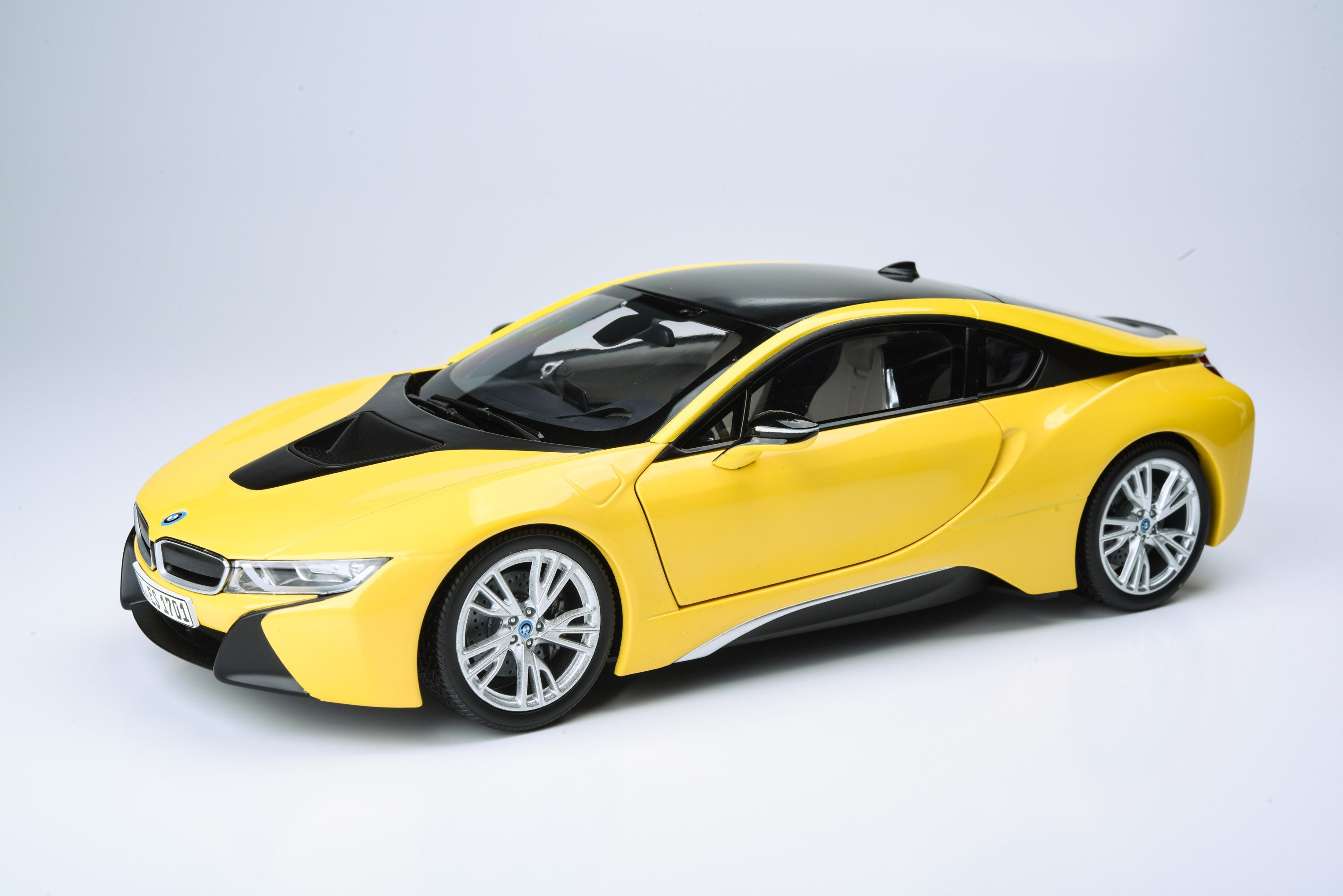 1:18 Scale BMW i8 – paragonmodelstore