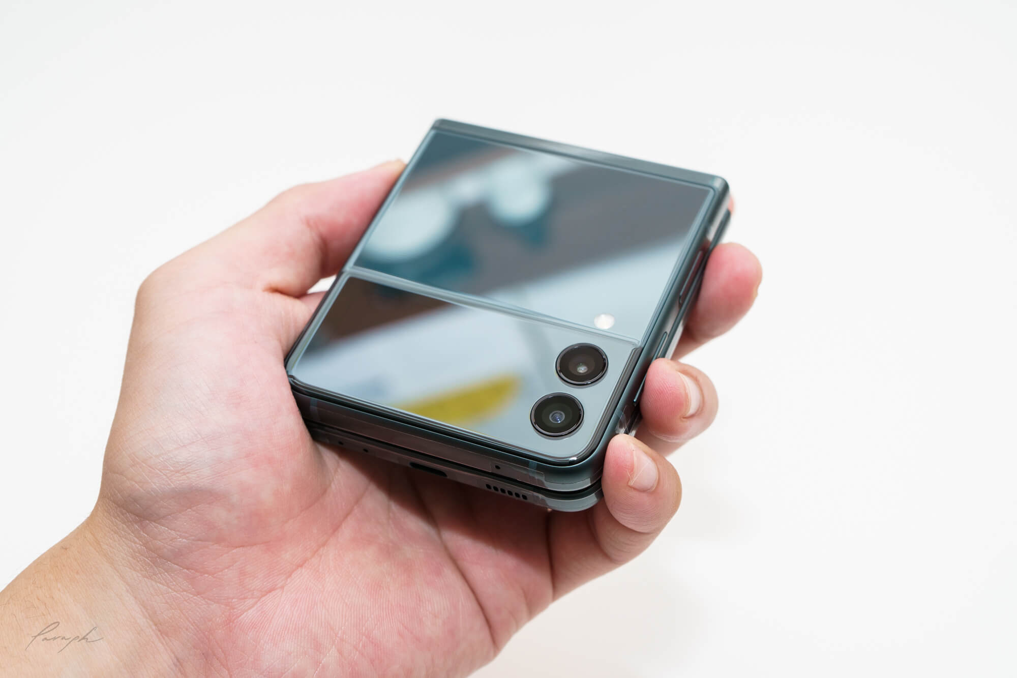 折りたたみスマホの完成系「Galaxy Z Flip3 5G」香港版 グリーンが