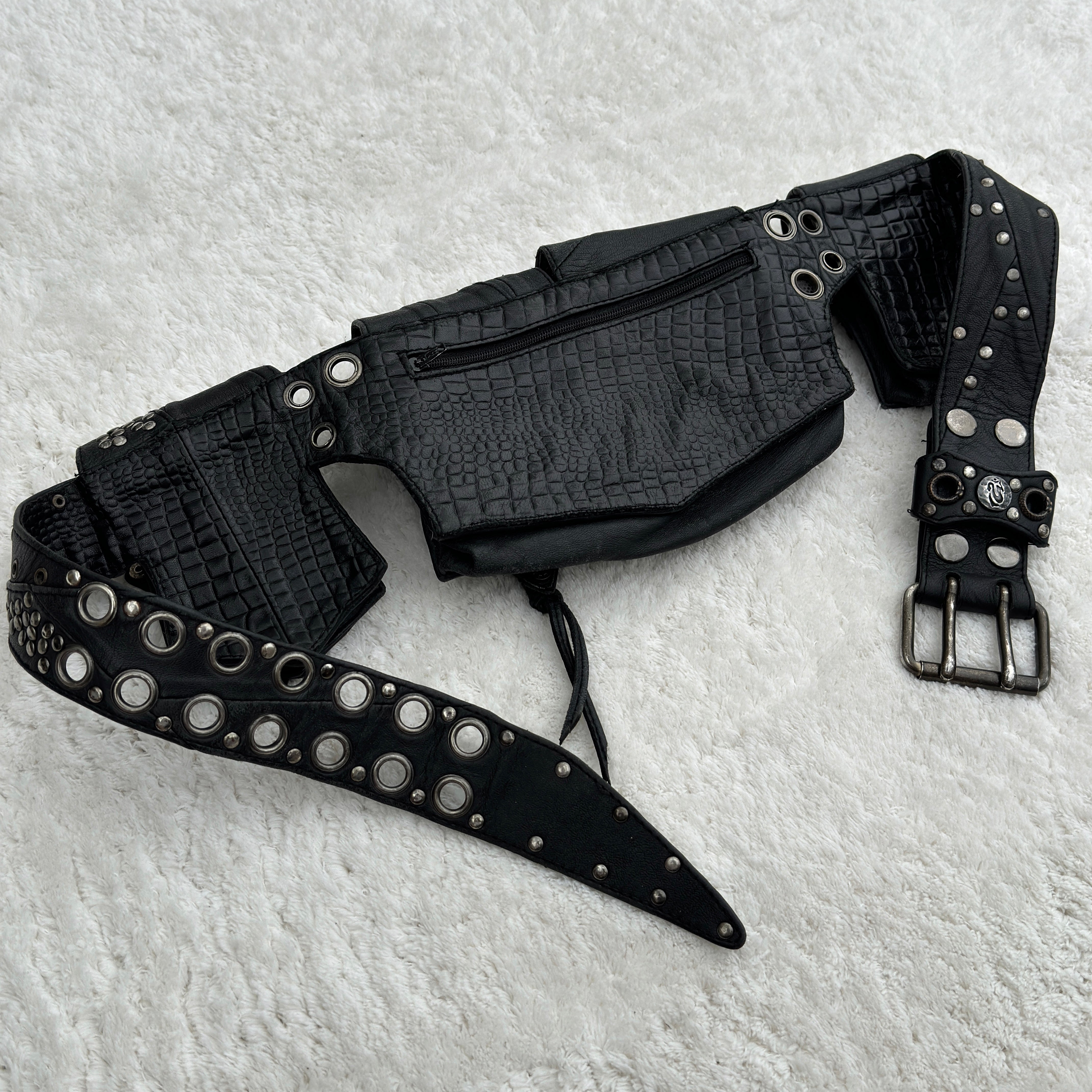 KMRii 2004 Studded Tassel Pouch Belt – Paroxa