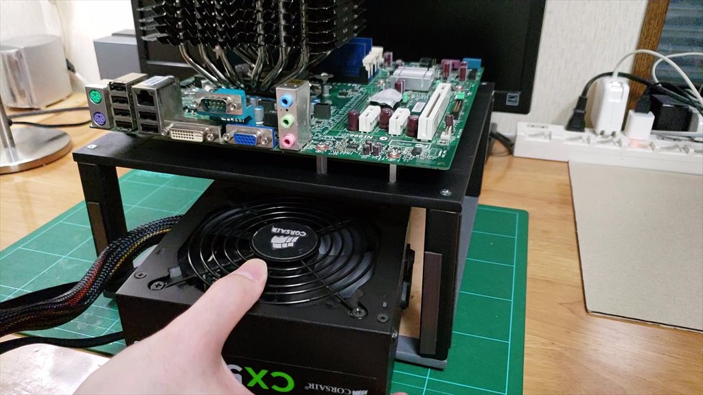 普通のパソコンを改造してファンレスPCを作ってみる。NEC Mate改造