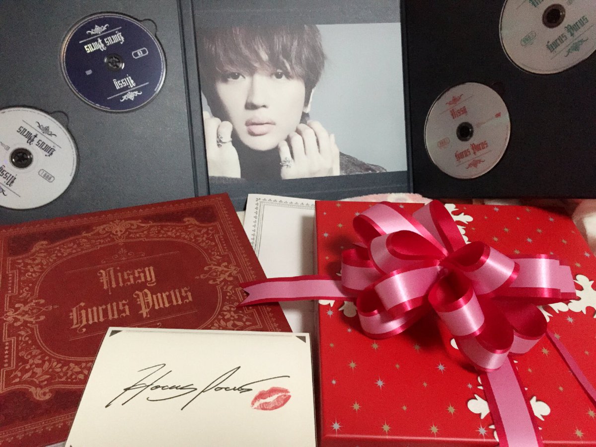 とにかく豪華すぎる #HOCASPOCAS #Nissy盤 #24000円 #直筆サイン