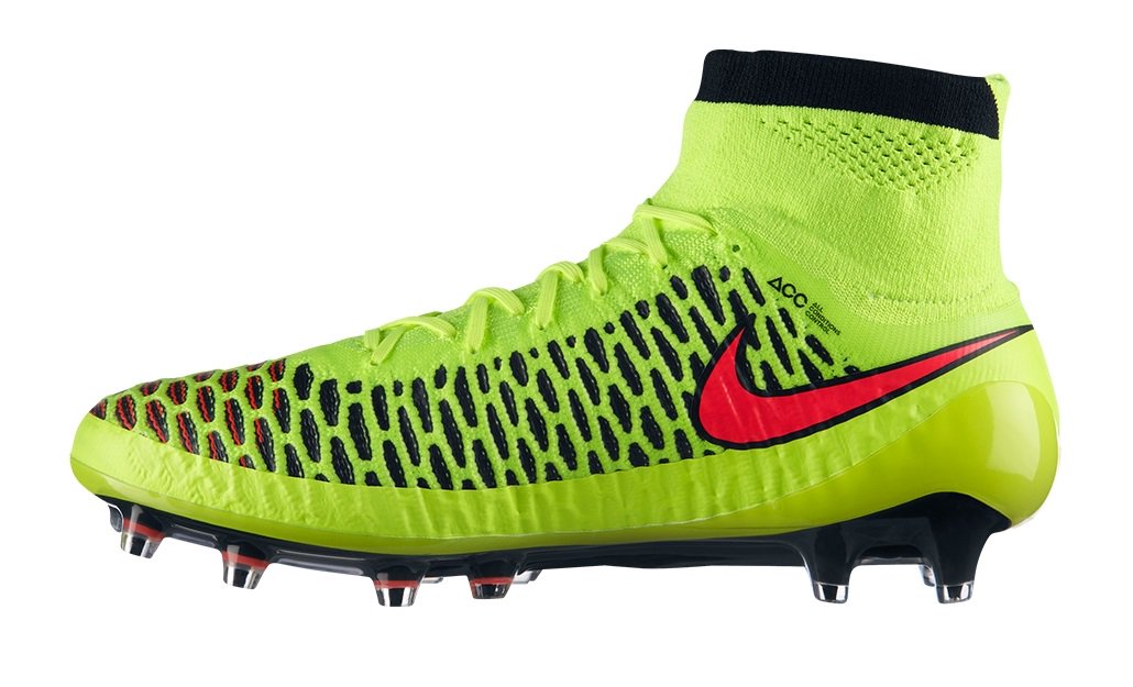 ナイキ サッカースパイク 初代『マジスタ オブラ FG』 ＆ 2代目