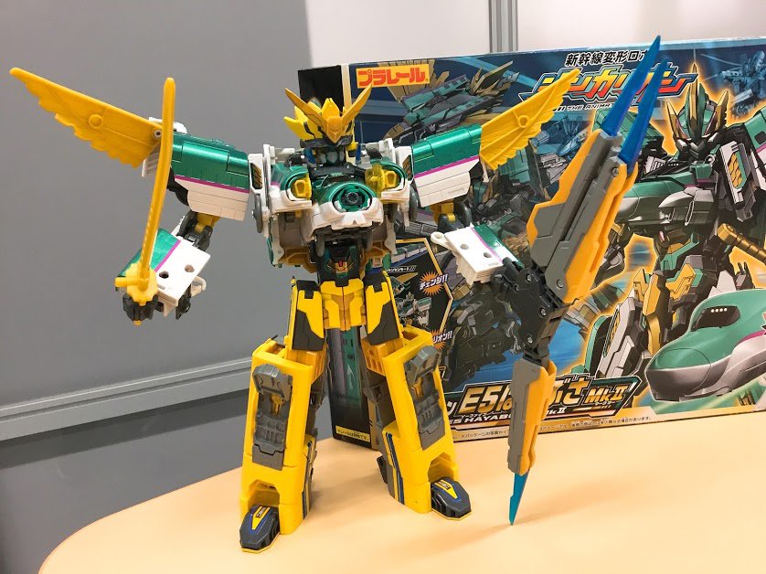 シンカリオンE5はやぶさMkⅡ」が発売中です。この子、ドクターイエロー